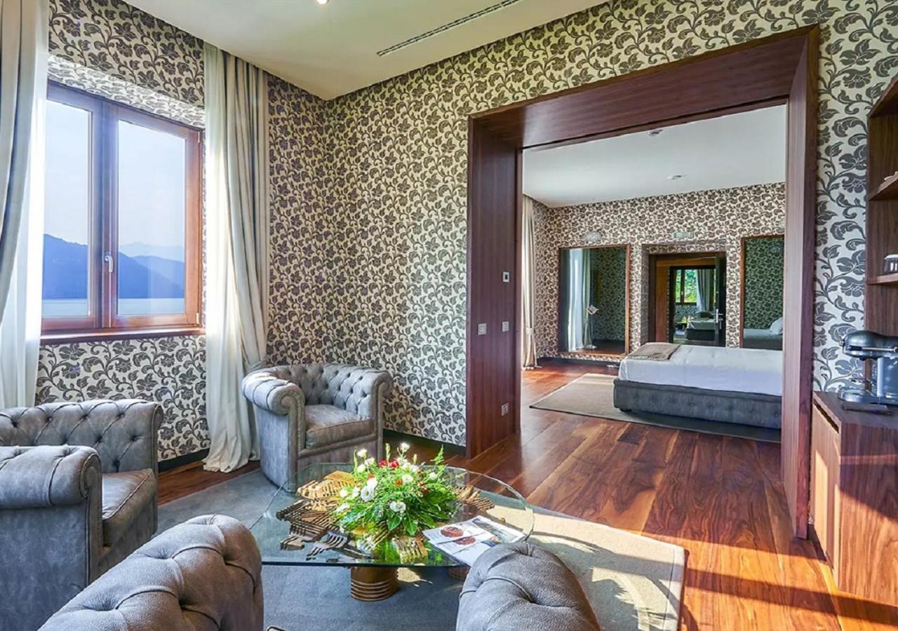 Villa Lario Resort Mandello マンデッロ・デル・ラーリオ エクステリア 写真