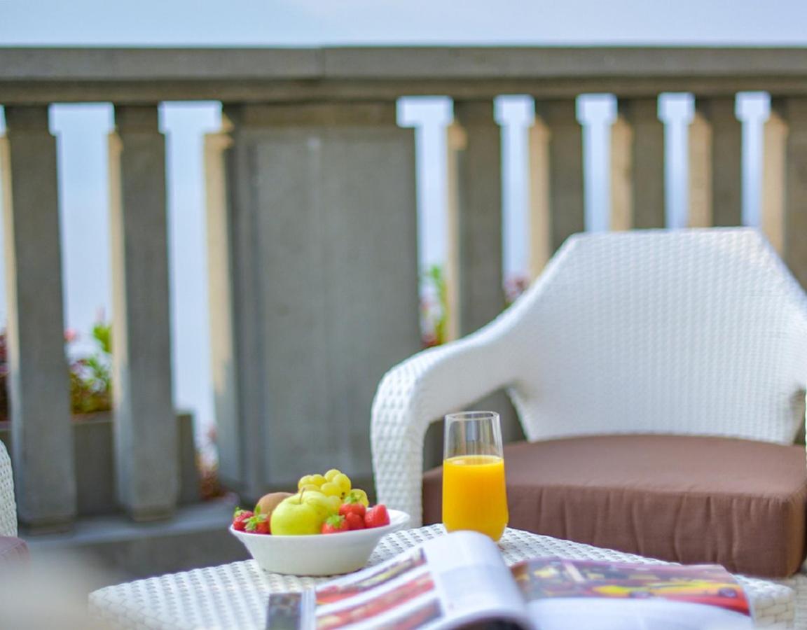 Villa Lario Resort Mandello マンデッロ・デル・ラーリオ エクステリア 写真