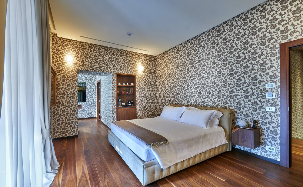 Villa Lario Resort Mandello マンデッロ・デル・ラーリオ エクステリア 写真